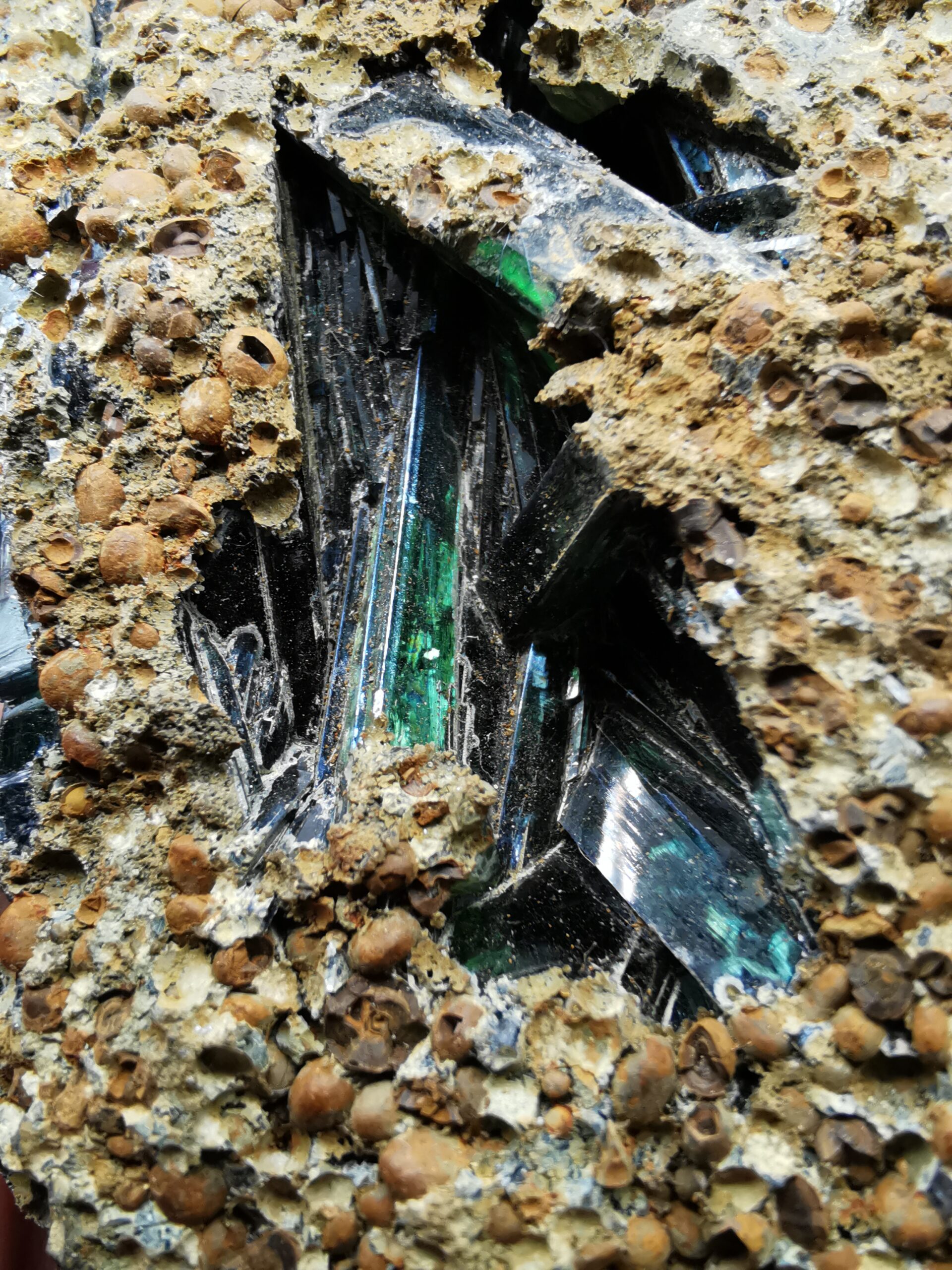 Vivianite - 23 - Image 8