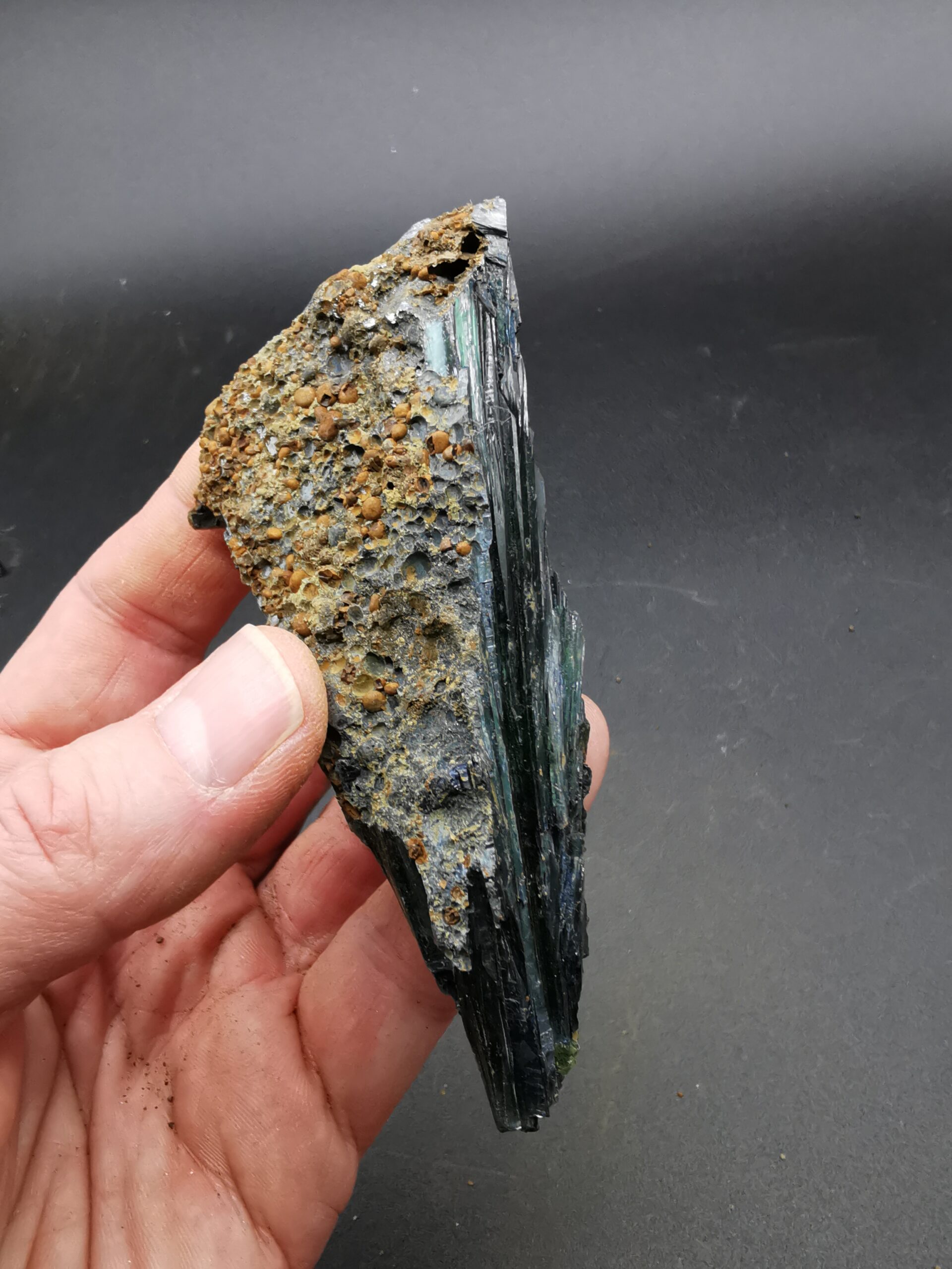 Vivianite - 25 - Image 3