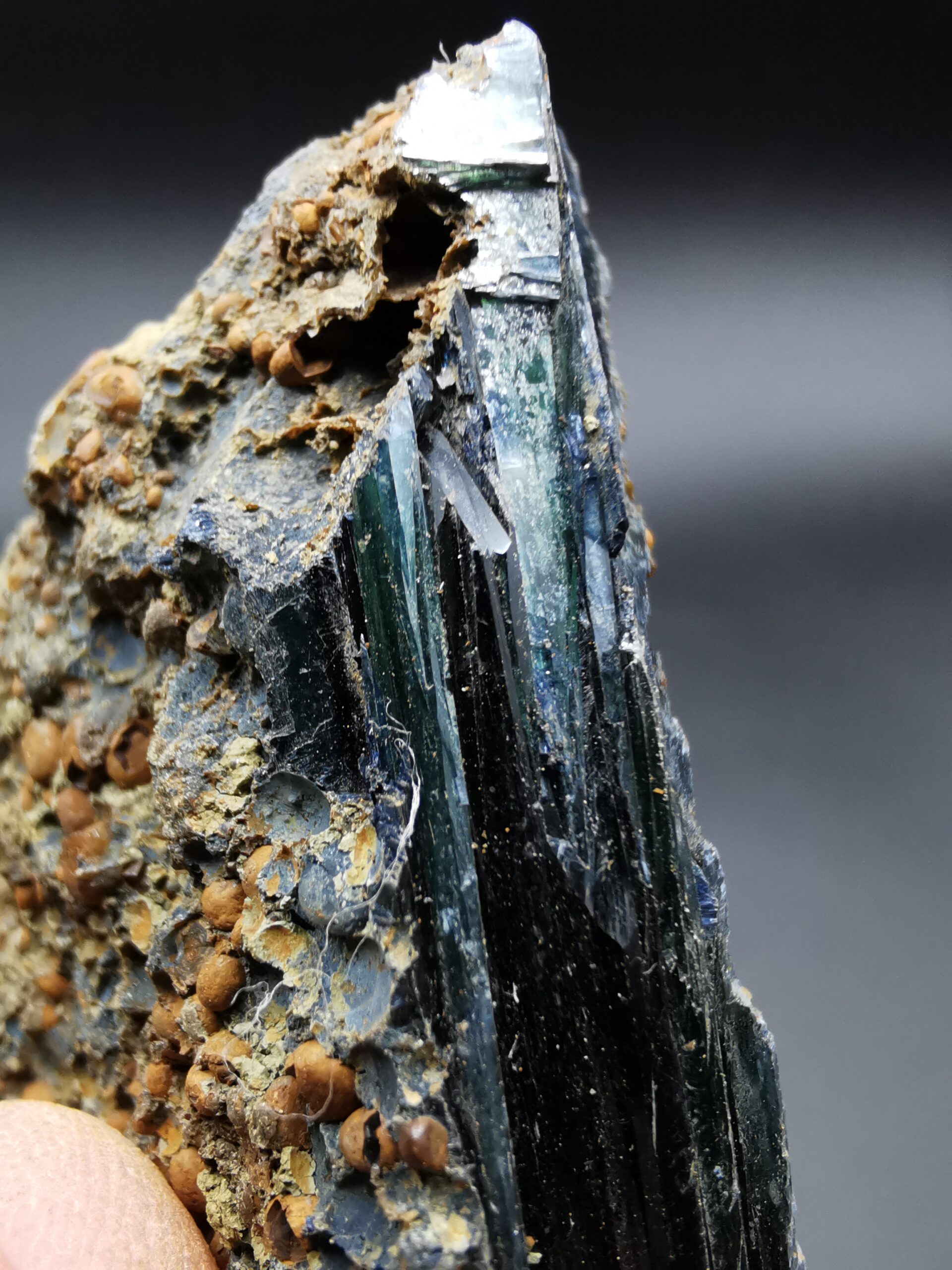 Vivianite - 25 - Image 7